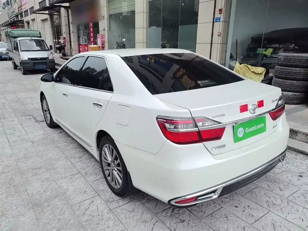 Toyota Camry 2016 — фото 5
