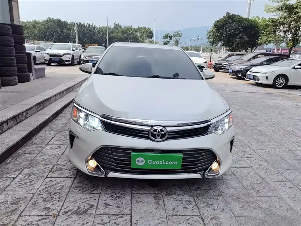Toyota Camry 2016 — фото 3