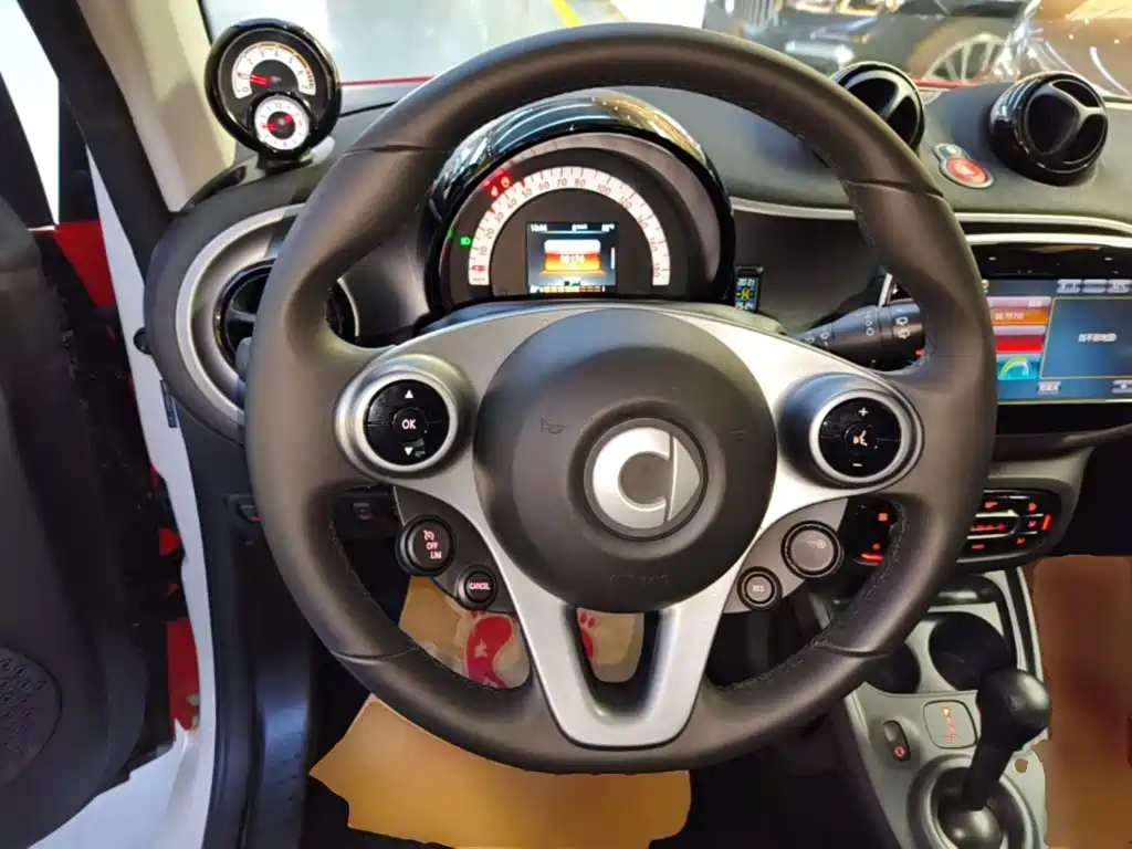 smart fortwo 2016 — фото 11