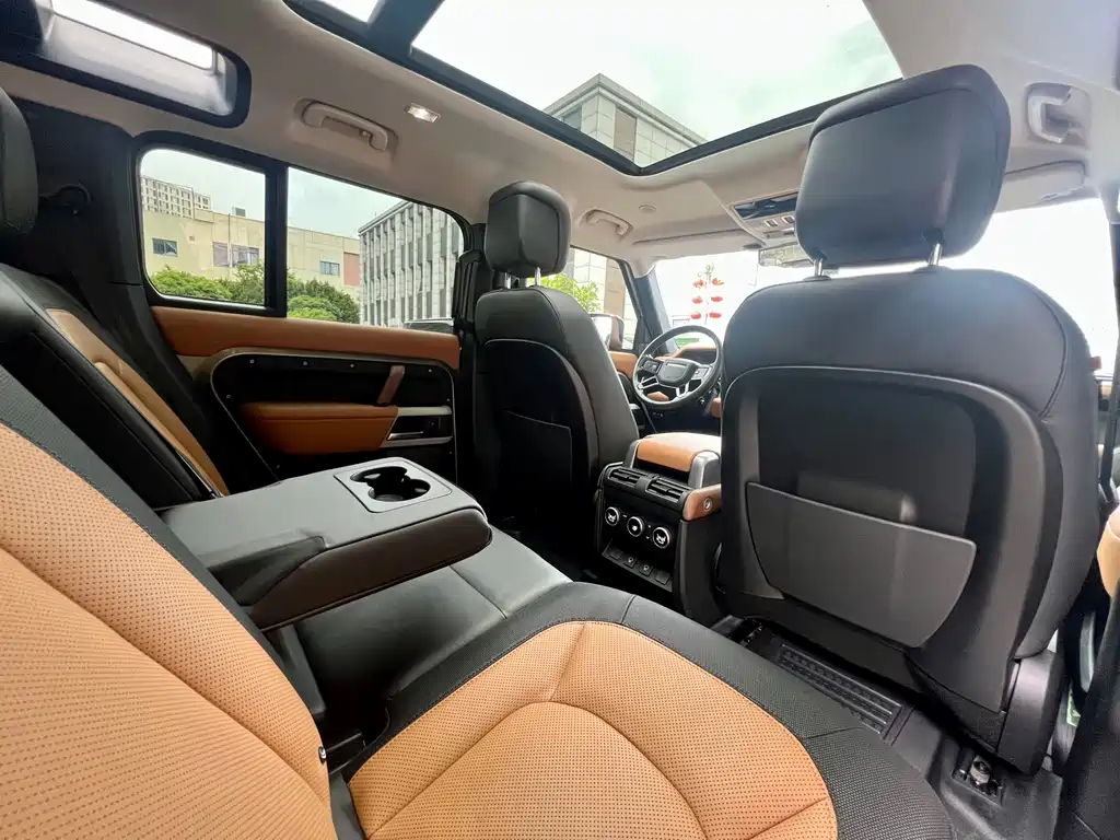 Land Rover Defender 2022 — фото 29