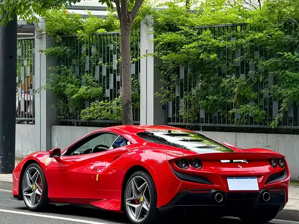 Ferrari F8 2022