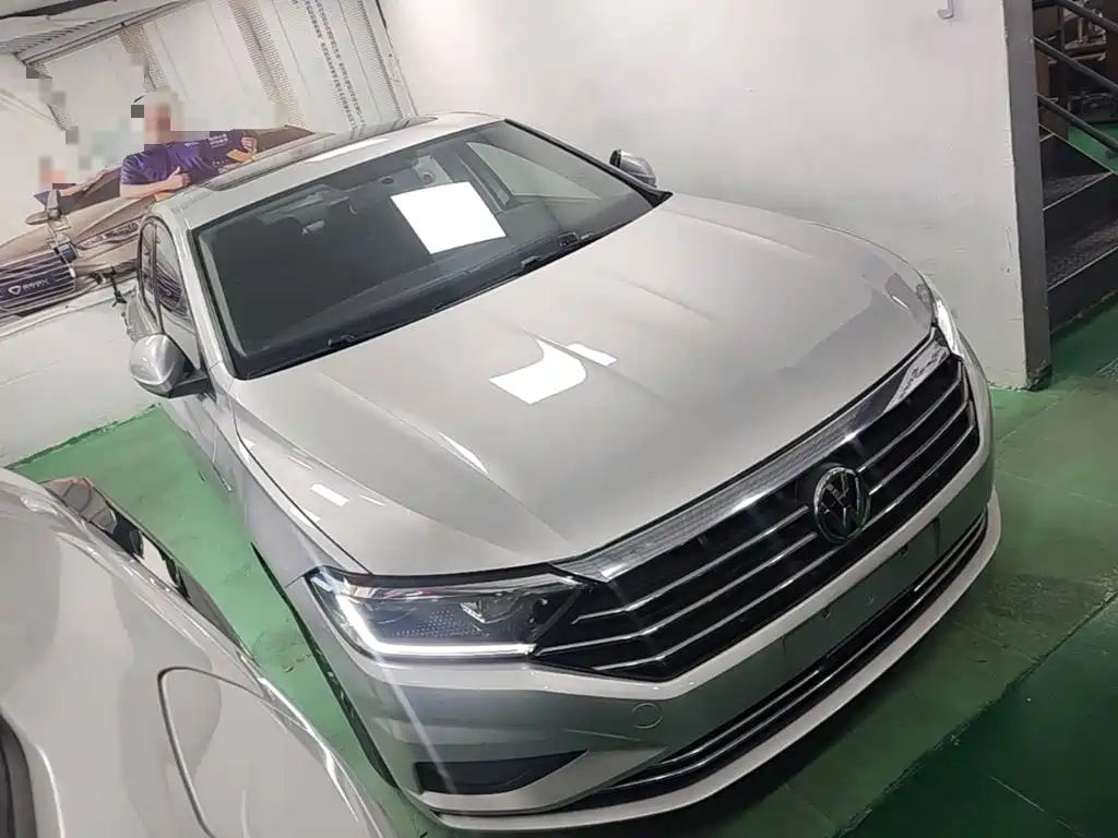 Volkswagen Sagitar 2021