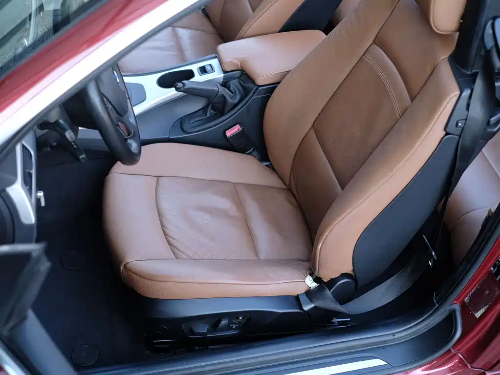 BMW 3 Series 2011 — фото 24