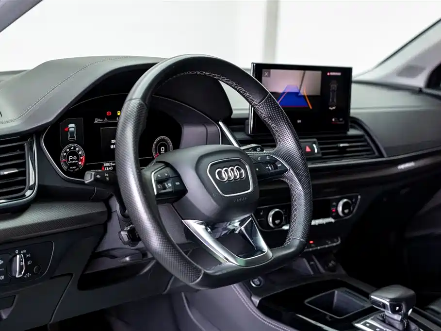 Audi Q5L 2021 — фото 18