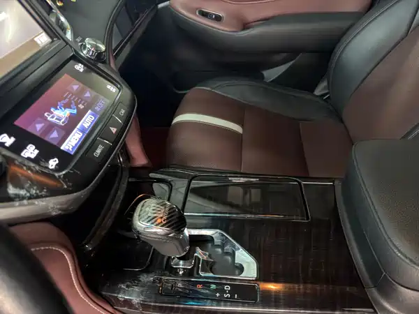 Toyota Crown 2015
