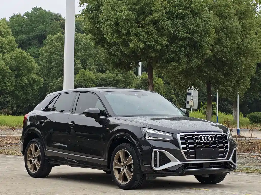 Audi Q2L 2023 — фото 3