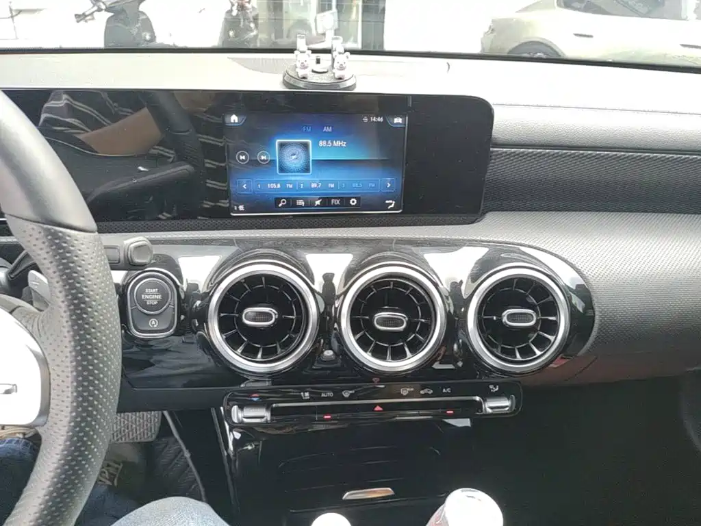 Mercedes-Benz A-Class 2019 — фото 13
