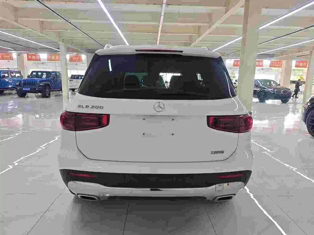 Mercedes-Benz GLB 2024 — фото 5