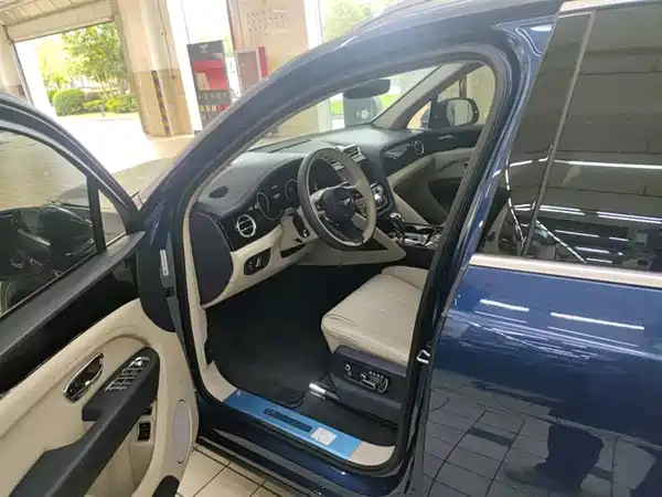 Bentley Bentayga 2025