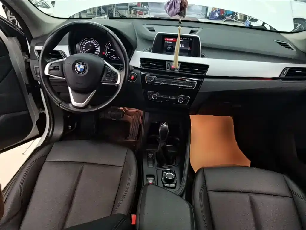 BMW X1 2019 — фото 10
