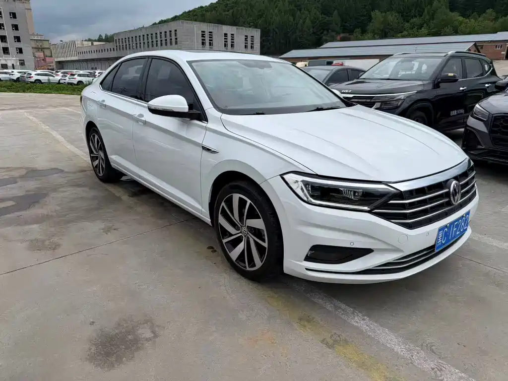 Volkswagen Sagitar 2022