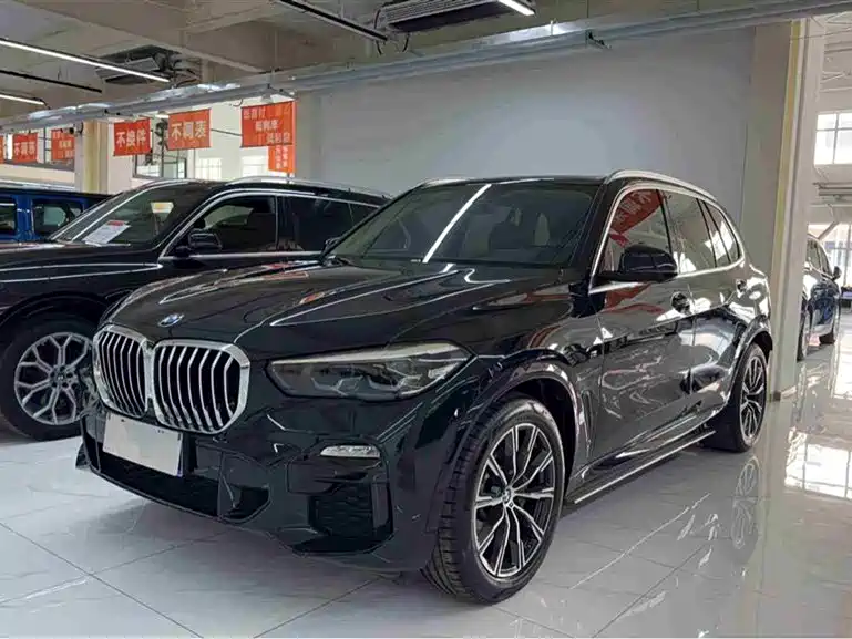 BMW X5 2021 — фото 1