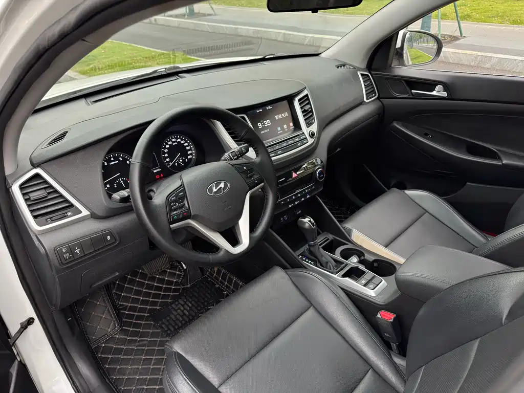 Hyundai Tucson 2017 — фото 10