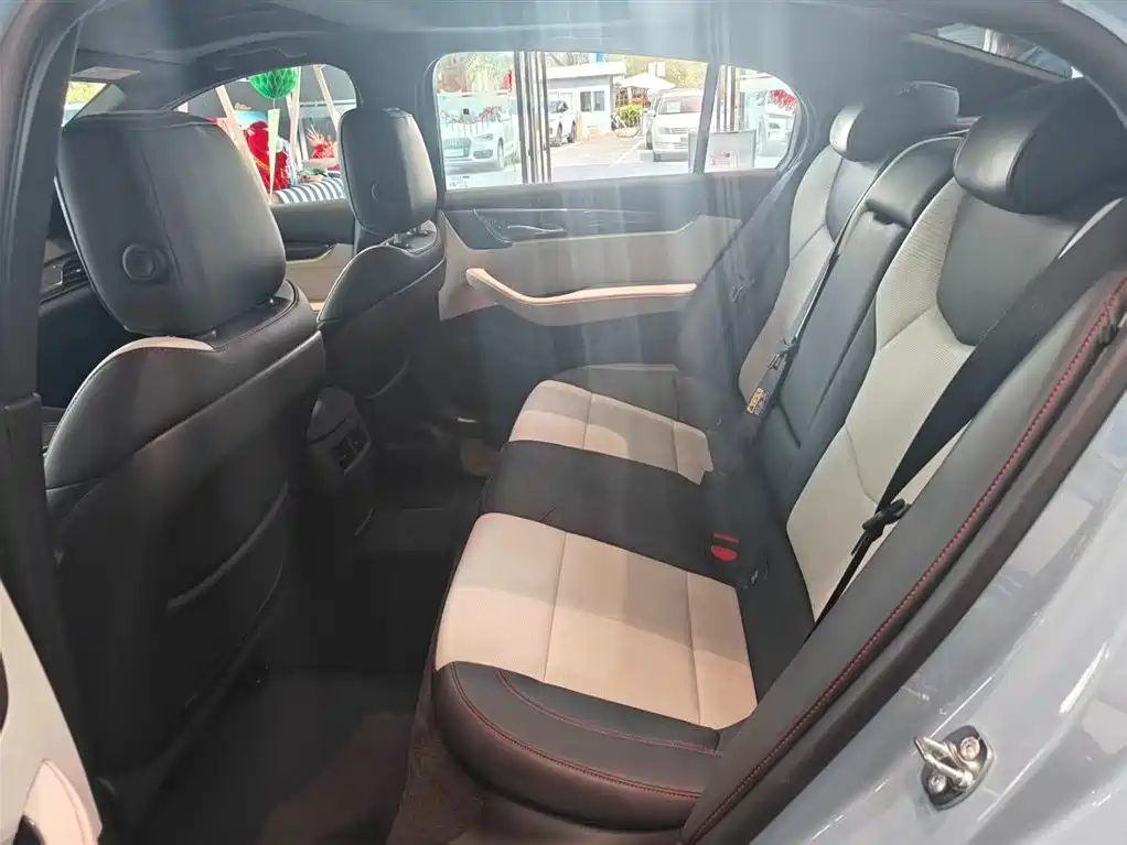 Cadillac CT5 2025 — фото 14