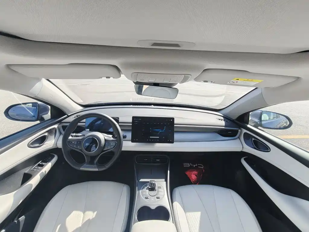 BYD Seal 05 DM-i 2025 — фото 11