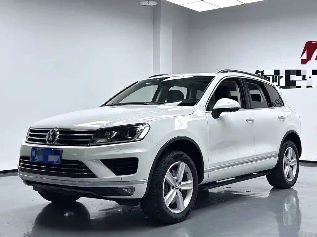 Volkswagen Touareg 2017 — фото 1