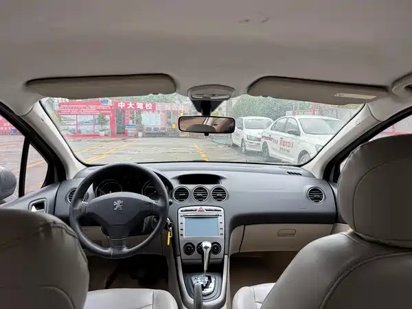 Peugeot 408 2011