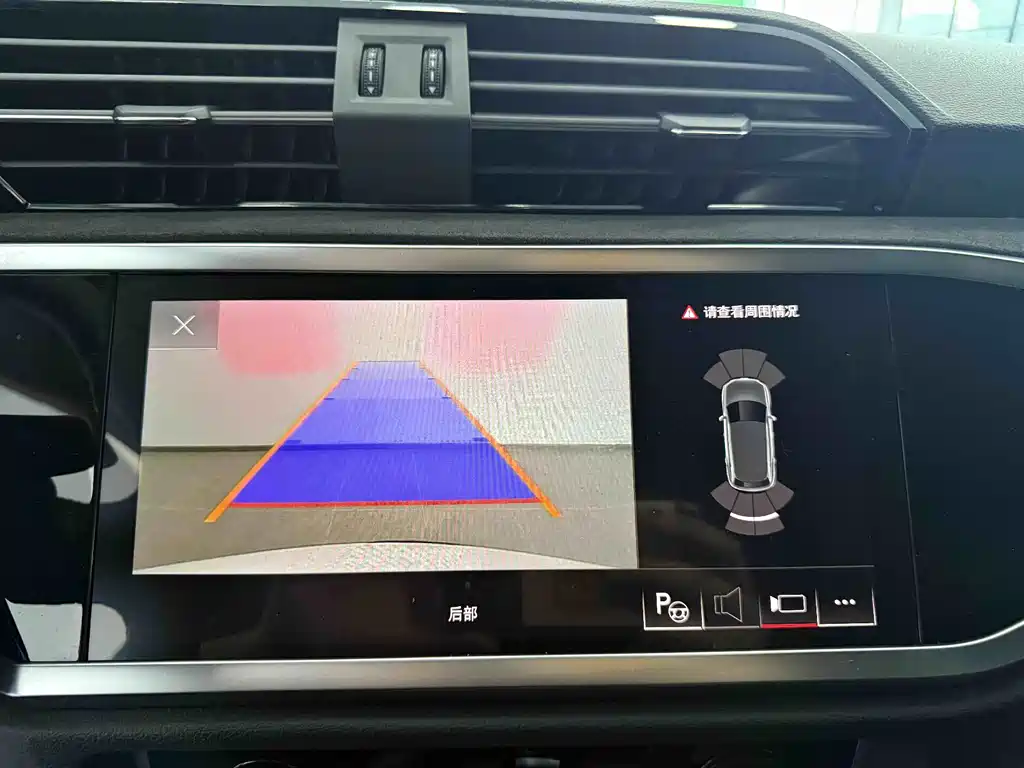 Audi Q3 2023 — фото 12