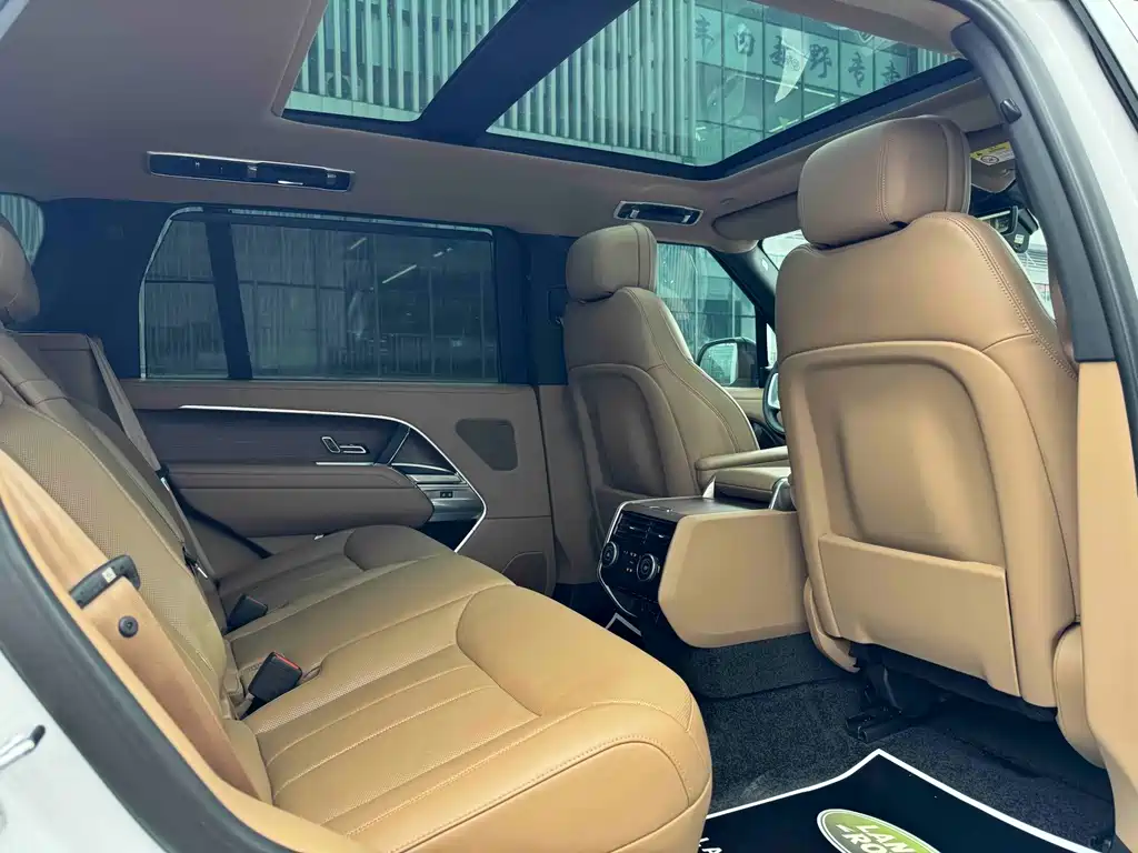Land Rover Range Rover 2025 — фото 18