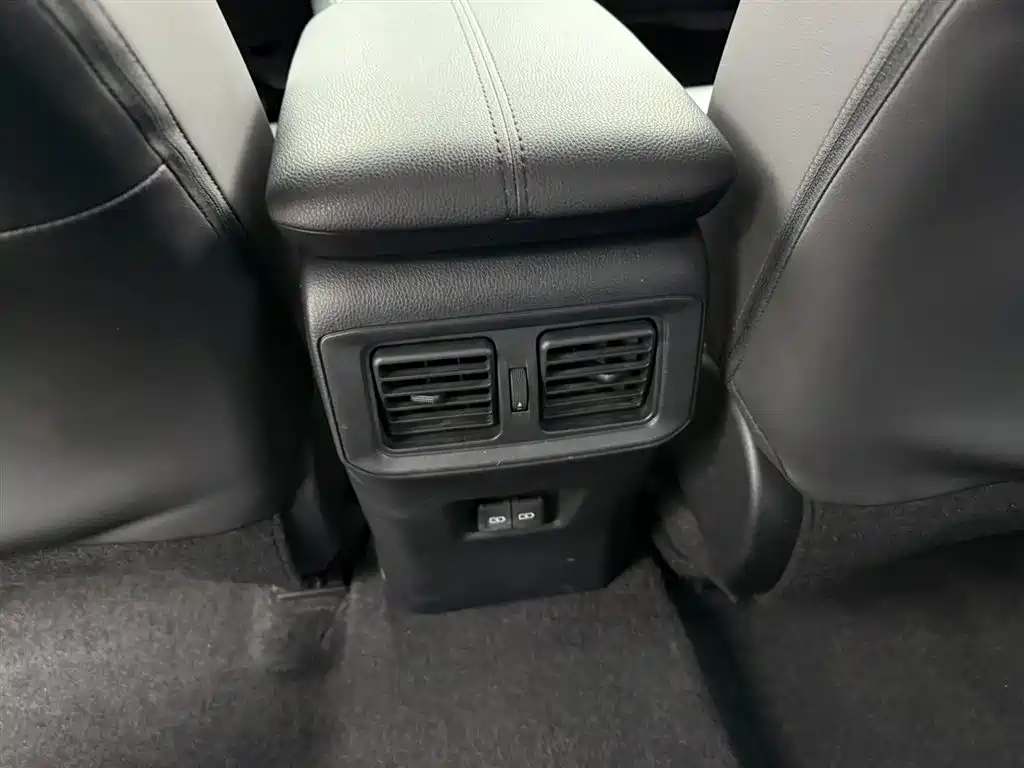 Toyota RAV4 2022 — фото 12
