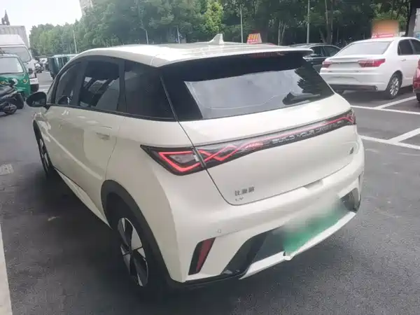 BYD Dolphin 2023