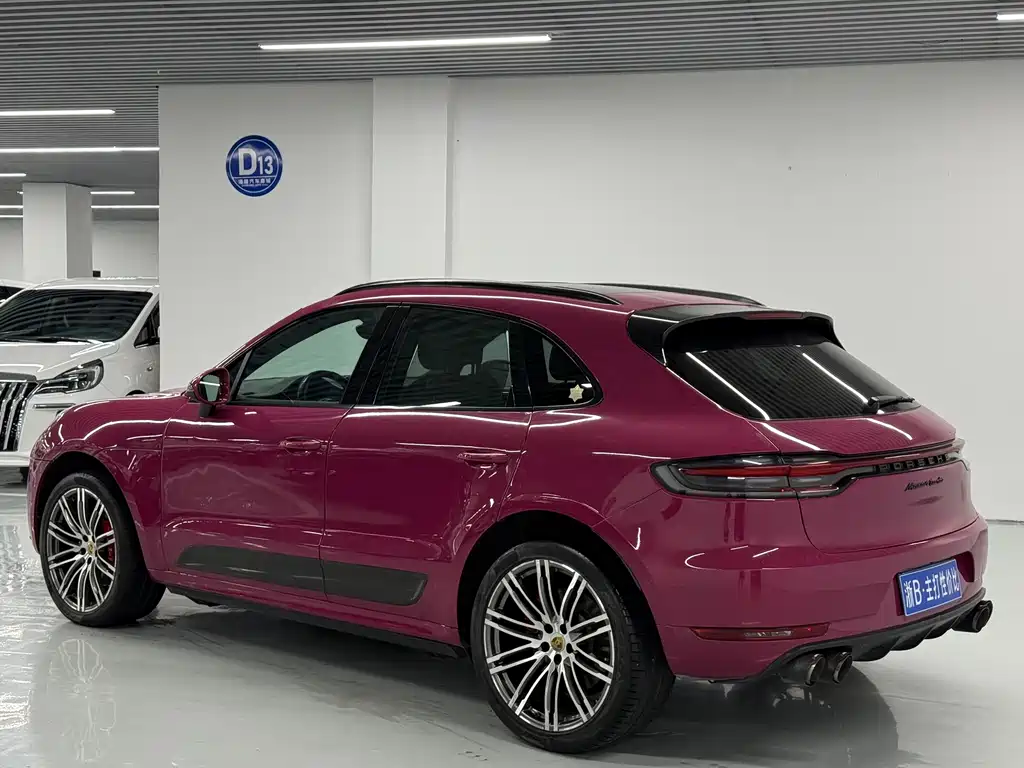 Porsche Macan 2017 — фото 19