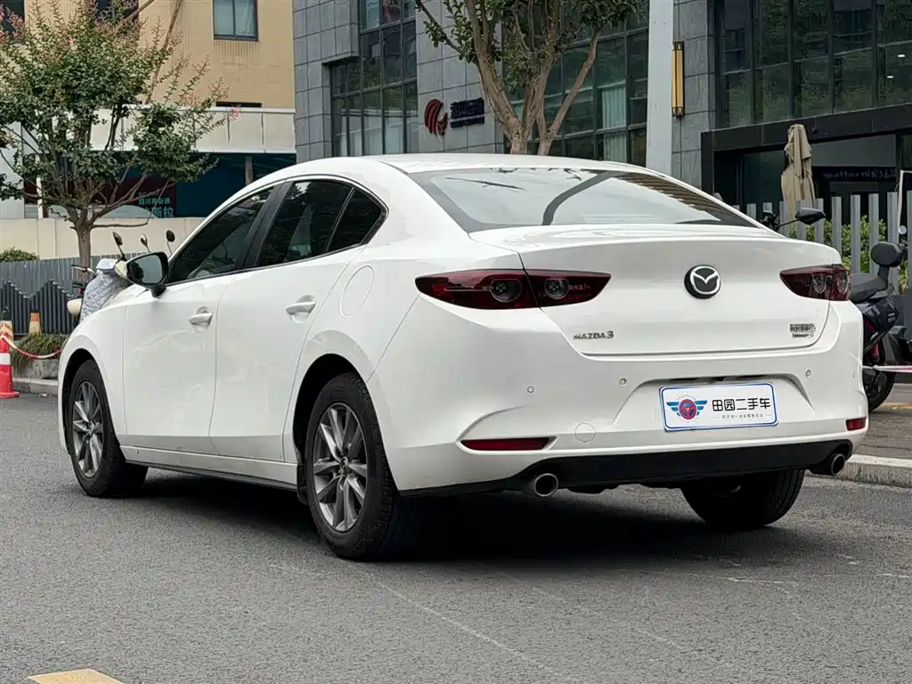 Mazda 3 Axela 2023