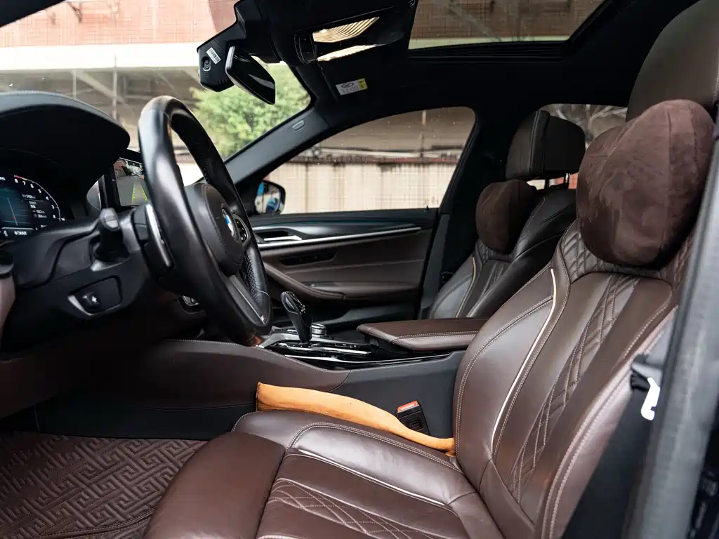 BMW 5 Series 2023 — фото 13