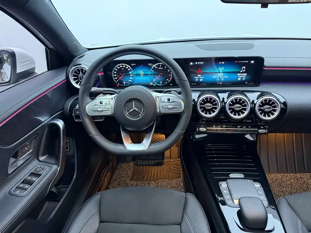 Mercedes-Benz A-Class 2022 — фото 9