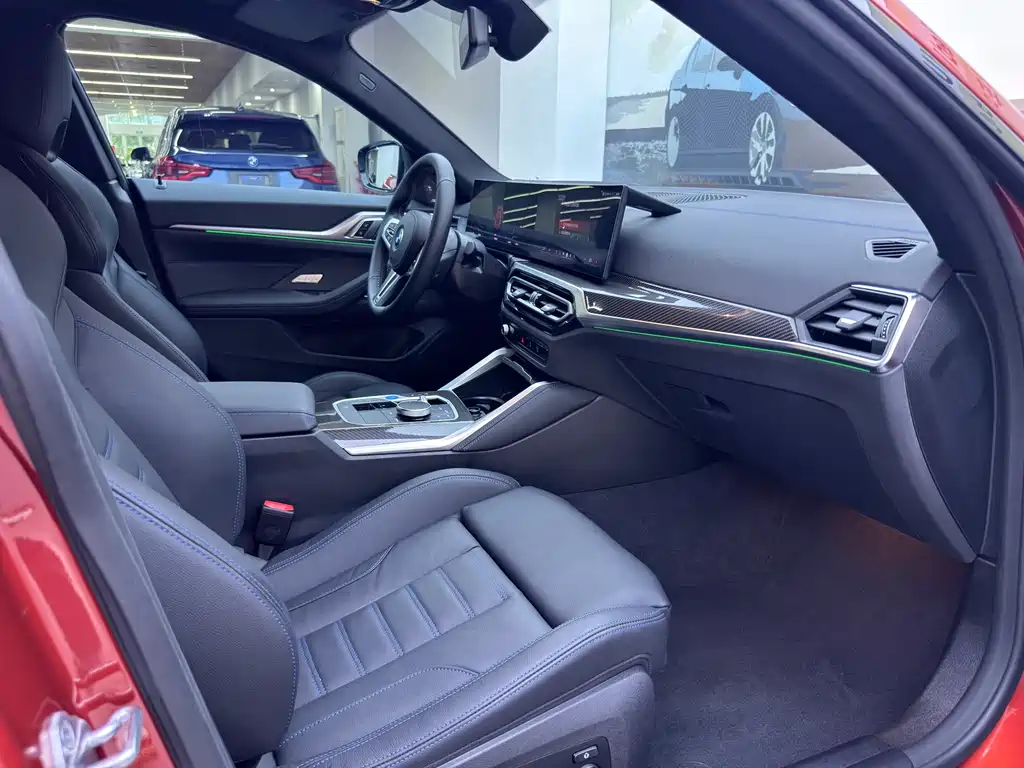 BMW i4 M 2025 — фото 17