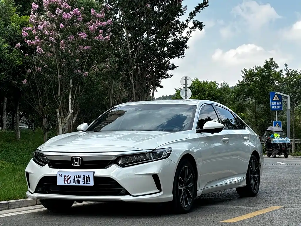 Honda Inspire 2022 — фото 1