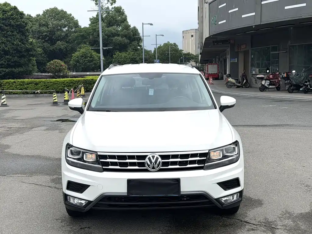 Volkswagen Tiguan L 2018 — фото 2