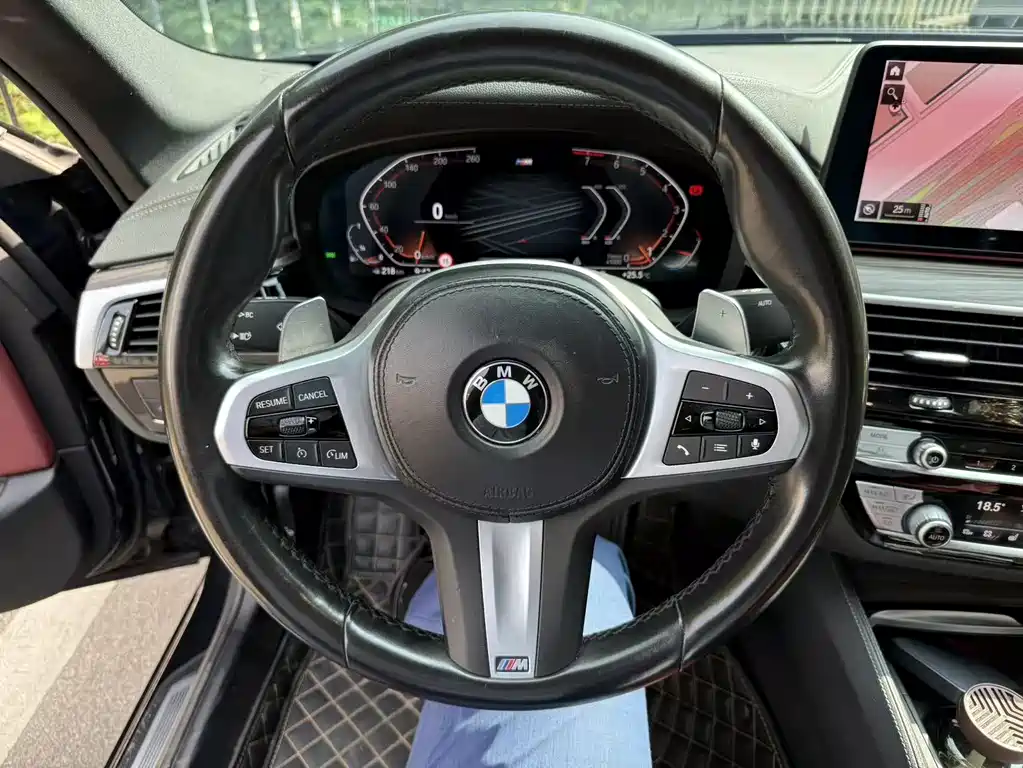 BMW 5 Series 2022 — фото 16