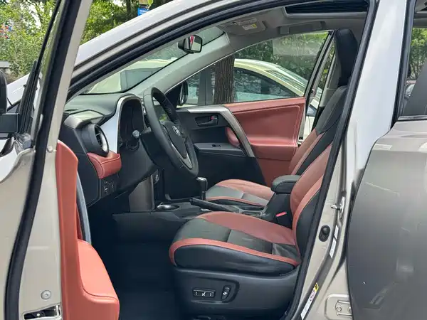 Toyota RAV4 2013