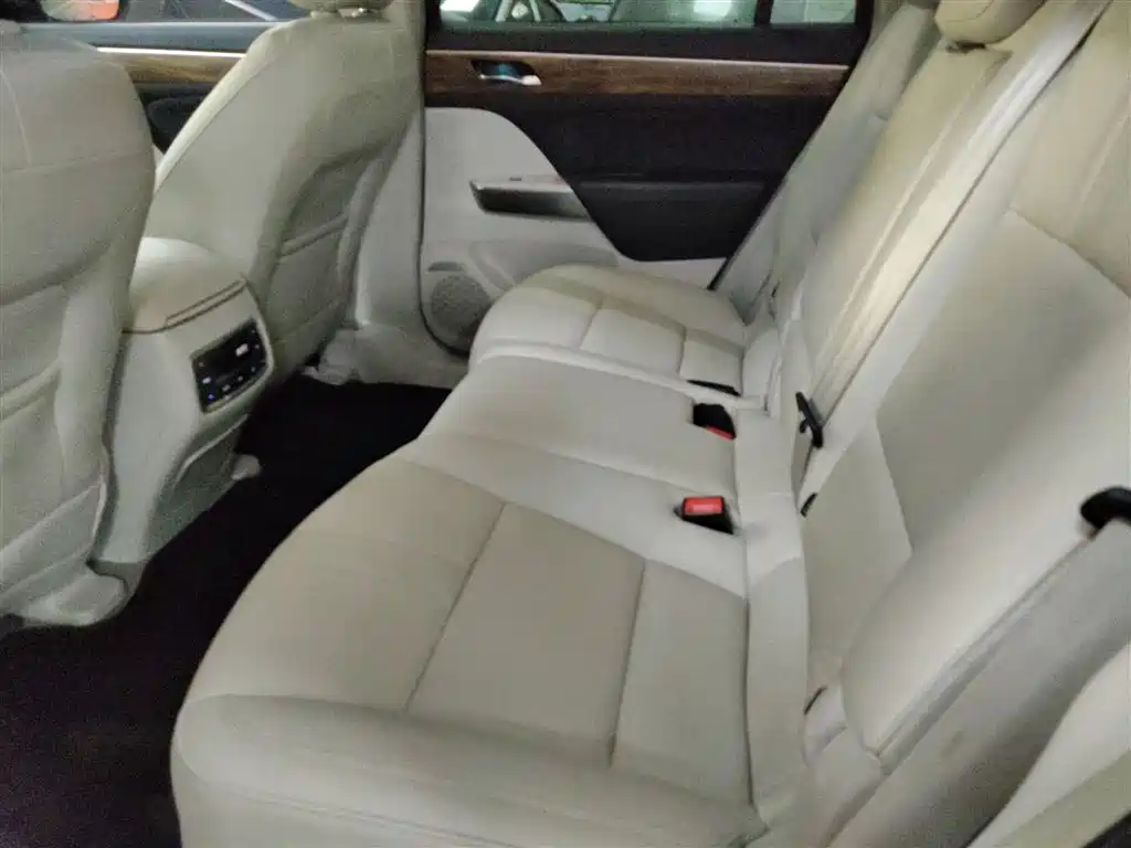 GAC Motor Trumpchi GS8 2017 — фото 13
