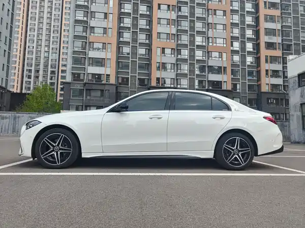 Mercedes-Benz C-Class 2025
