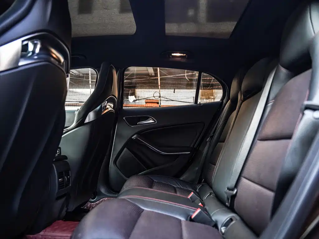 Mercedes-Benz GLA AMG 2017 — фото 15
