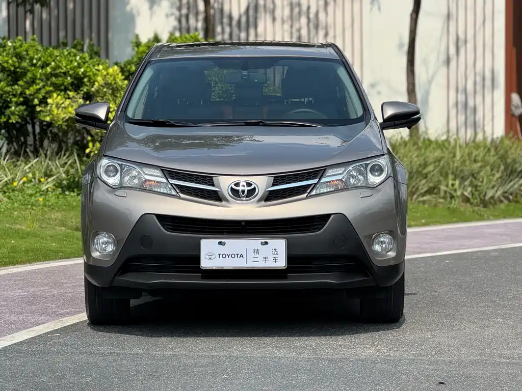 Toyota RAV4 2014 — фото 2