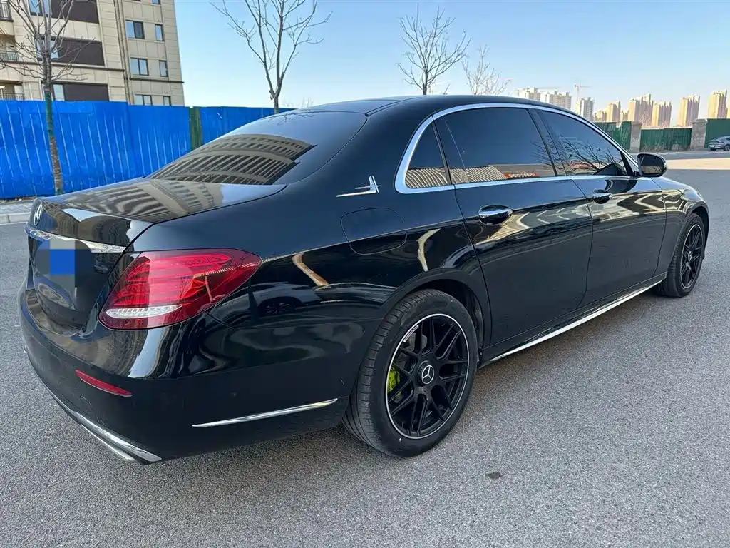 Mercedes-Benz E-Class 2018 — фото 17