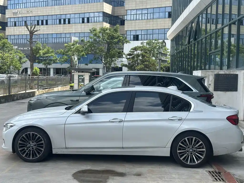 BMW 3 Series 2019 — фото 9