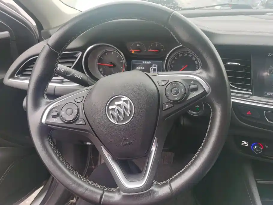 Buick Regal 2019 — фото 15