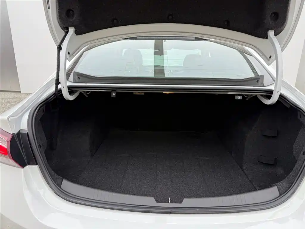 Chevrolet Malibu XL 2022 — фото 14