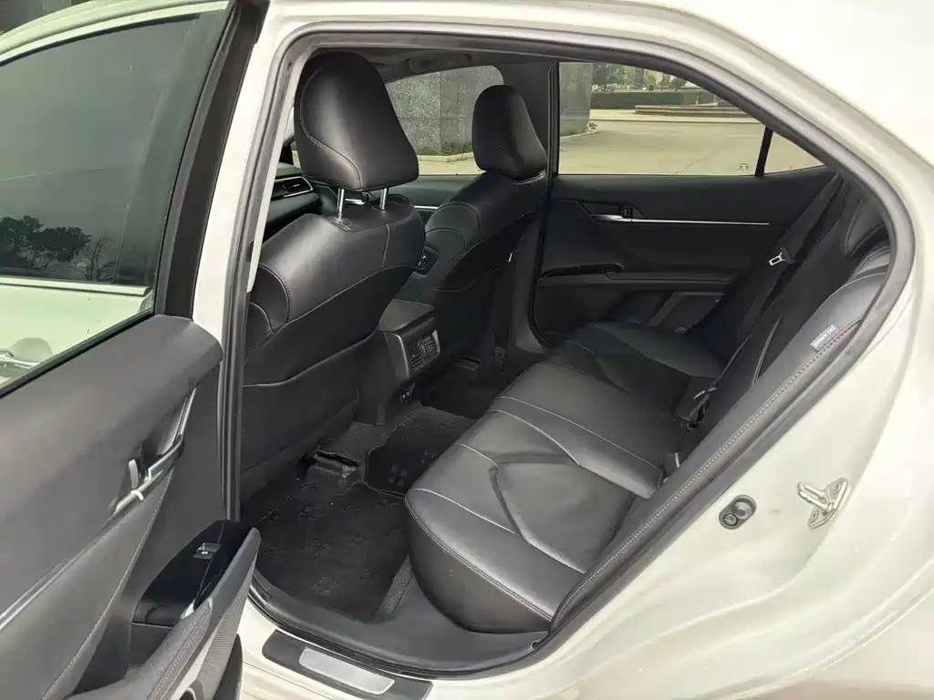 Toyota Camry 2019
