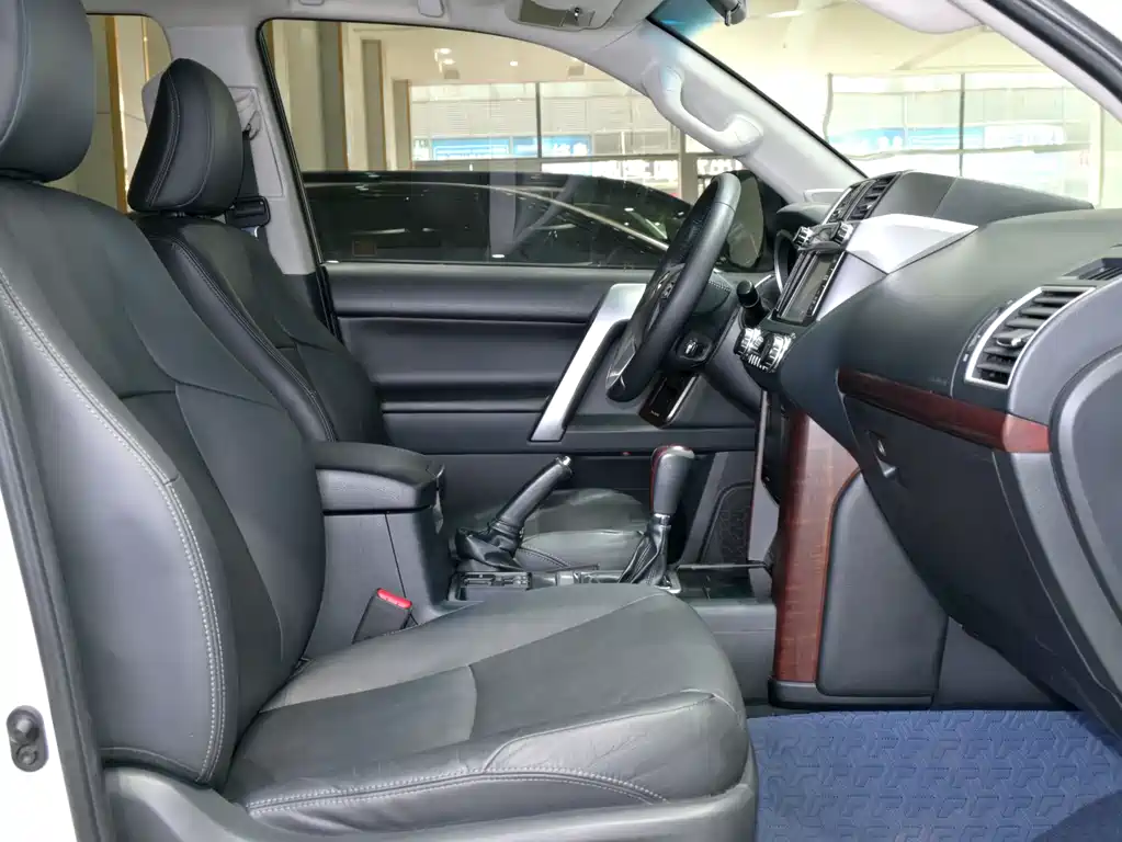 Toyota Prado 2016 — фото 12