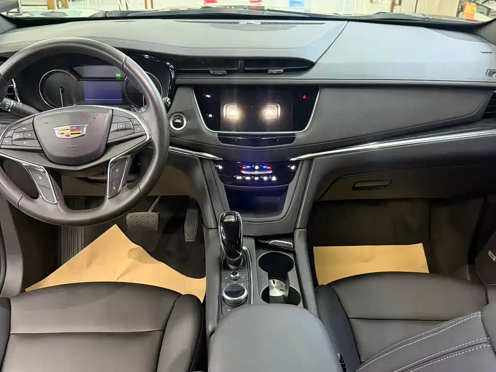 Cadillac XT5 2021 — фото 9