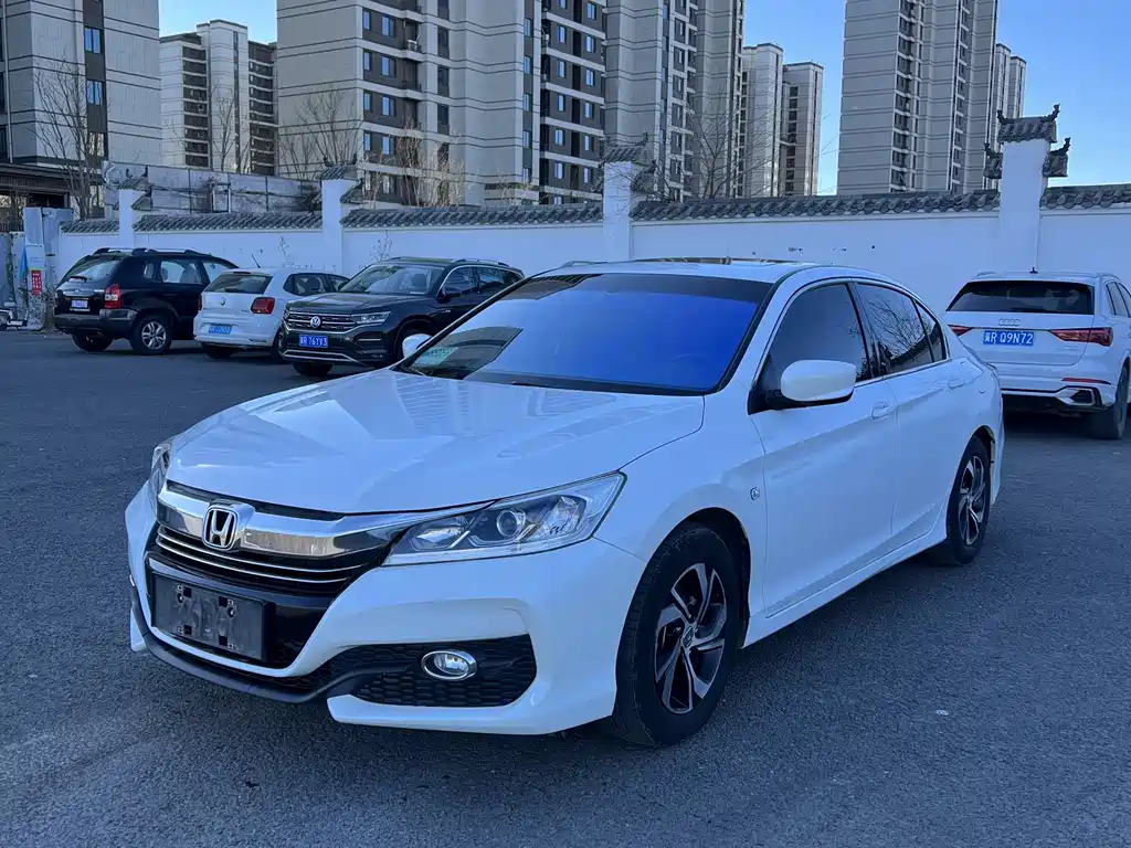 Honda Accord 2017 — фото 1