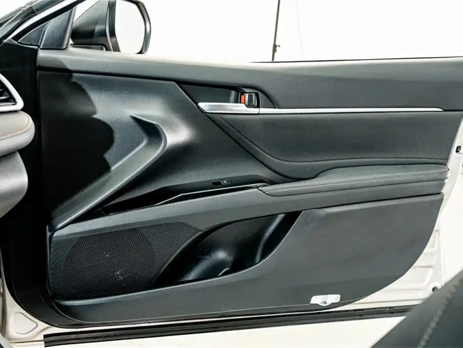 Toyota Camry 2018 — фото 17