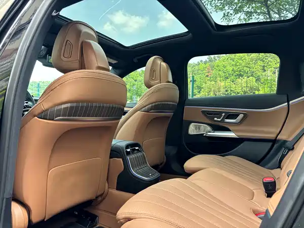 Mercedes-Benz E-Class 2024