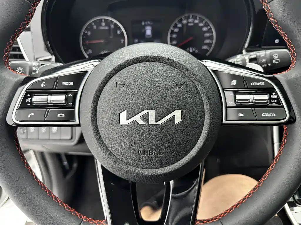 Kia KX3 2022 — фото 15