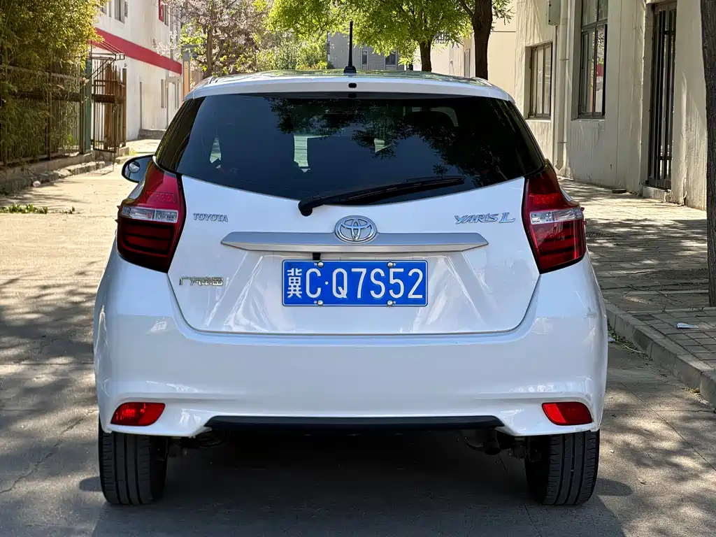 Toyota Yaris L 2017 — фото 5